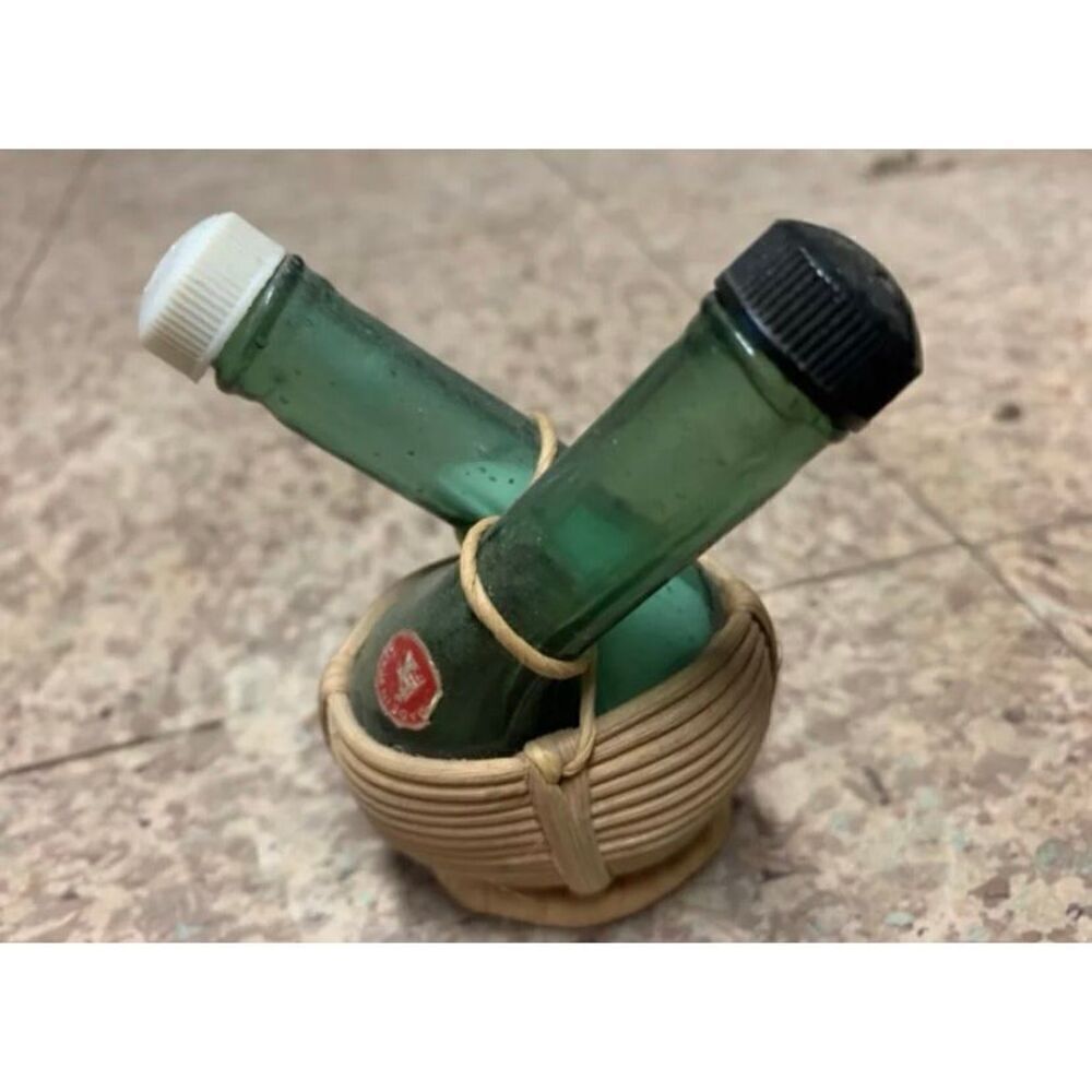Double Wine Bottle Salt & Pepper Shaker in Woven Basket Italy